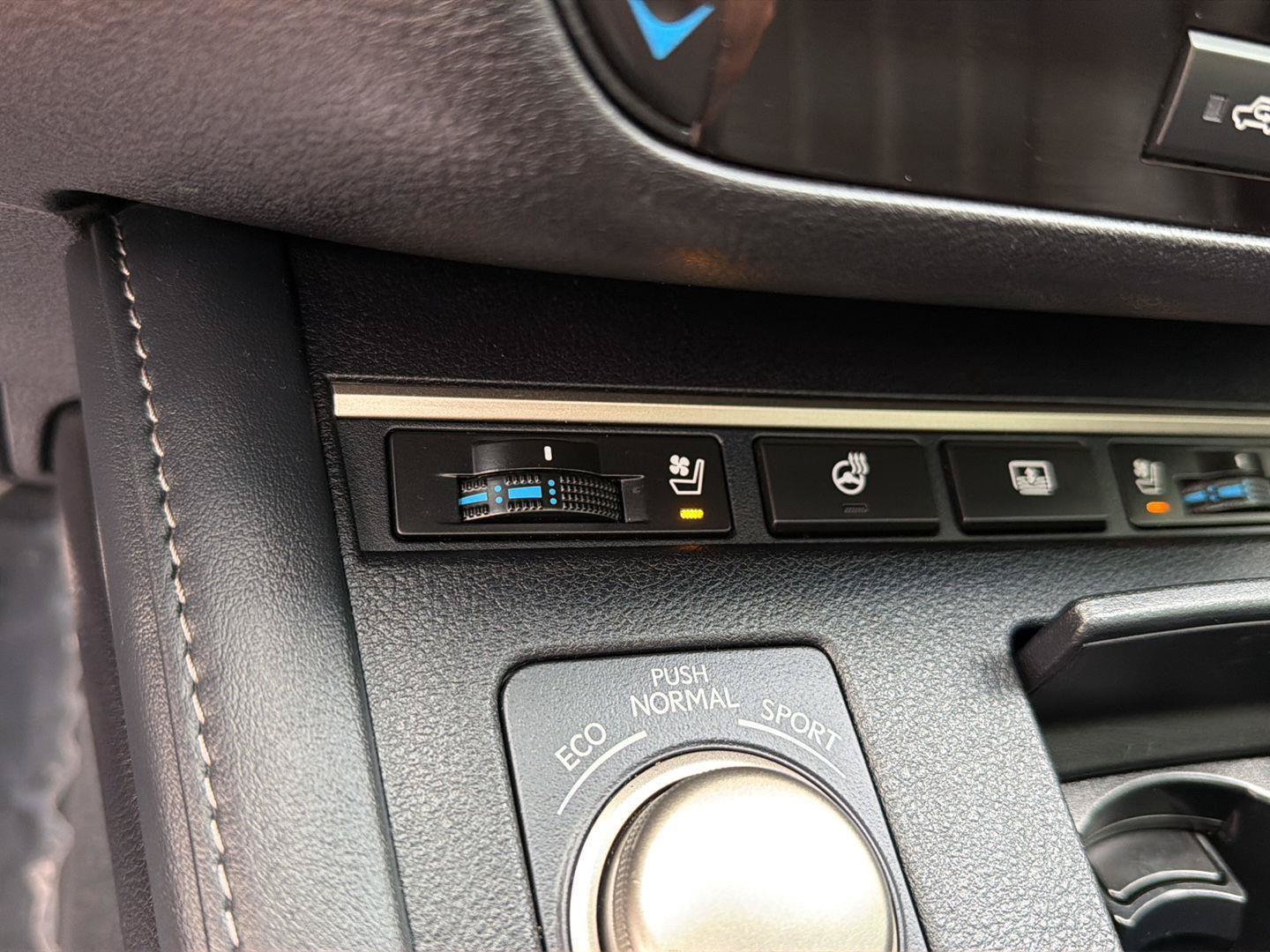 Used 2018 Lexus ES 350 w/ Luxury Package w/Wood Trim FWD image 29