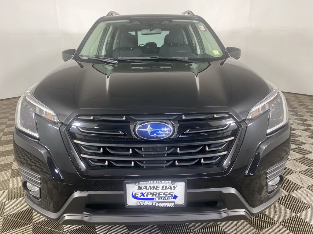 Used 2023 Subaru Forester Premium image 11