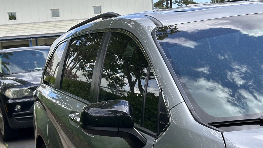 Used 2021 Toyota Sienna XSE w/ XSE Plus Package FWD image 3