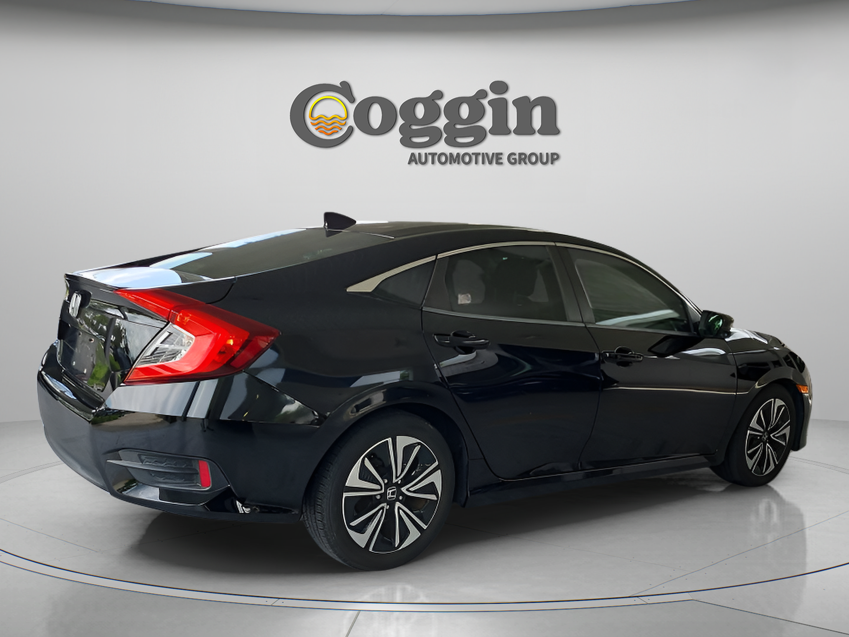 Used 2018 Honda Civic EX-T image 5