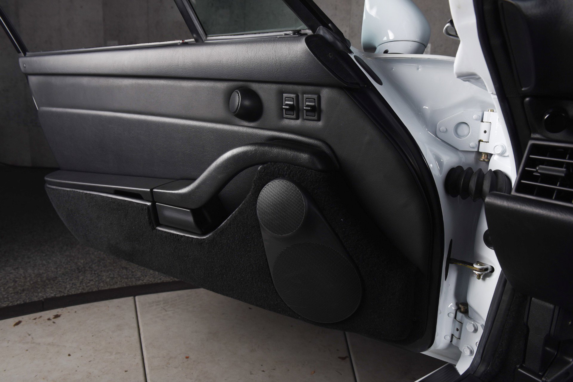 Used 1998 Porsche 911 Carrera S image 17