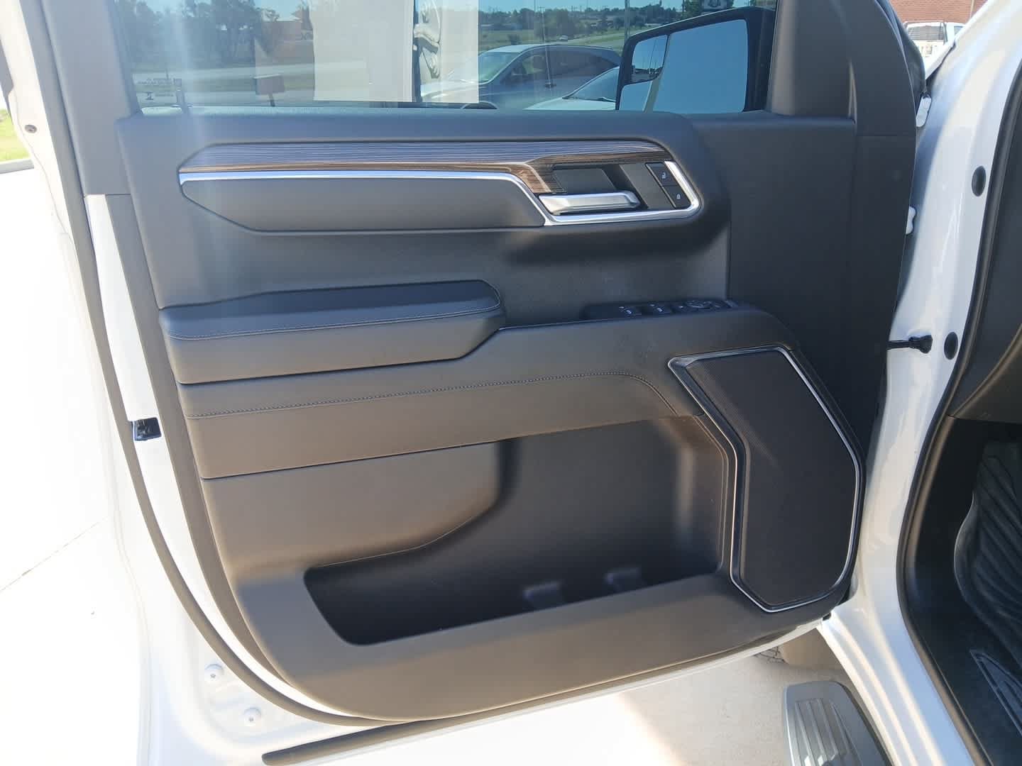 Used 2023 Chevrolet Silverado 1500 LT Trail Boss w/ Protection Package AWD/4WD image 18