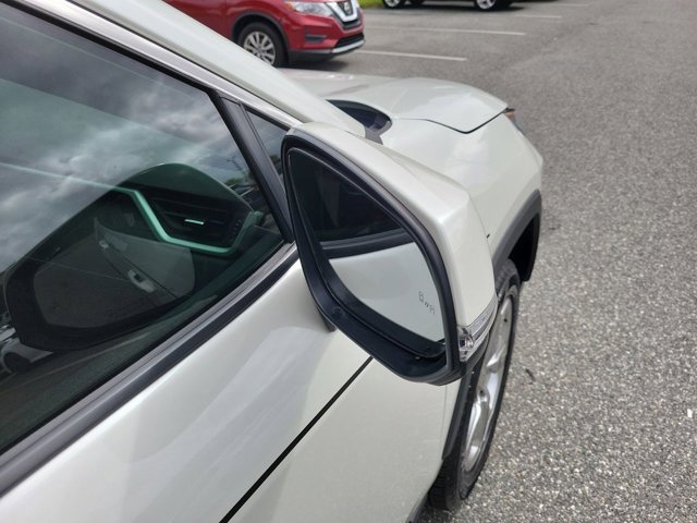 Used 2021 Toyota RAV4 Limited image 18