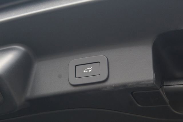 New 2026 Jaguar F-PACE R-Dynamic S image 13