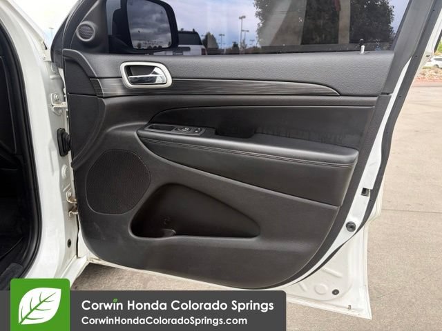 Used 2020 Jeep Grand Cherokee Altitude AWD/4WD image 23