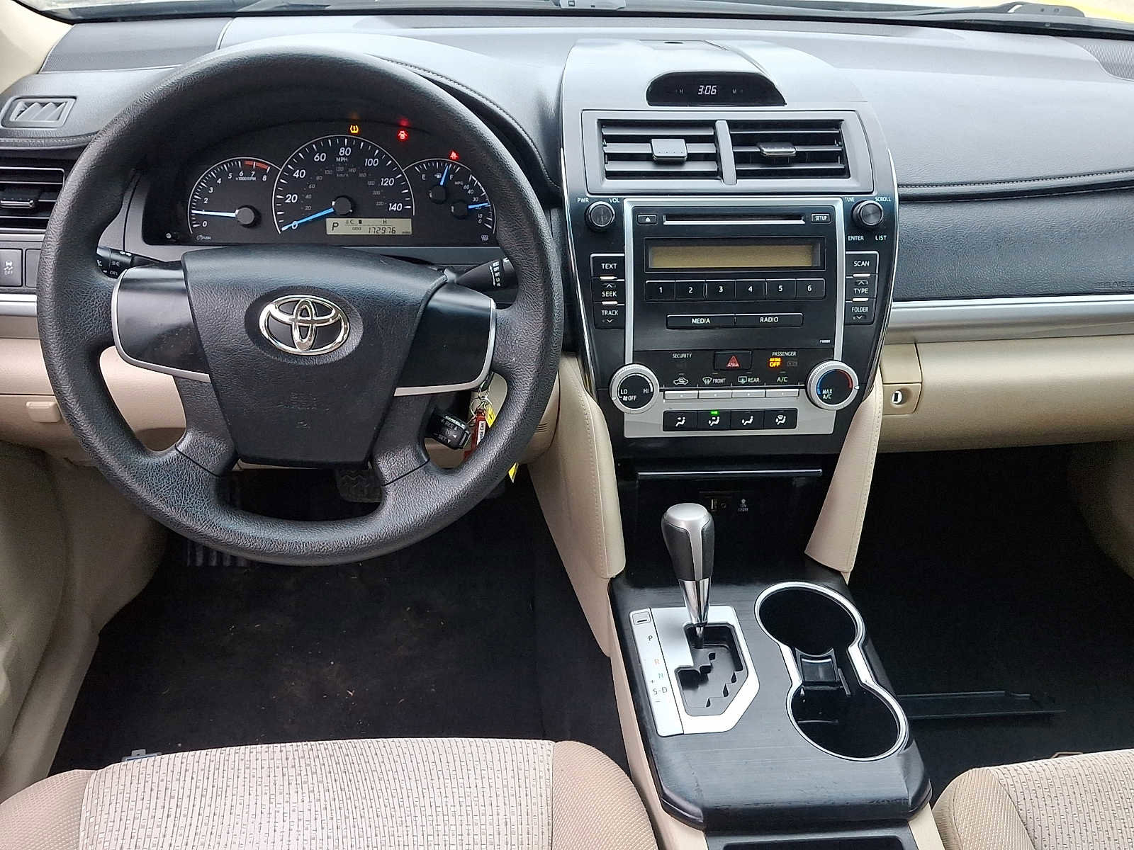 Used 2012 Toyota Camry L image 13