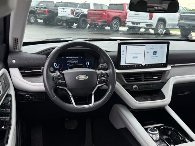 Used 2025 Ford Explorer Platinum w/ LUX Leather Package AWD/4WD image 9