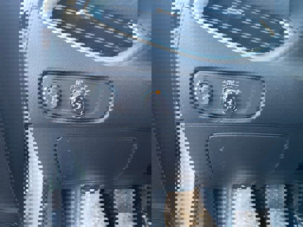 Used 2023 Chevrolet Malibu LT image 16