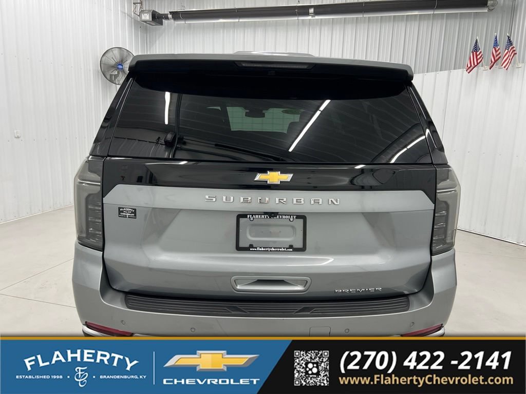 Used 2026 Chevrolet Suburban Premier AWD/4WD image 4
