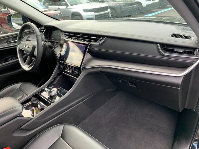 Used 2023 Jeep Grand Cherokee Limited AWD/4WD image 13