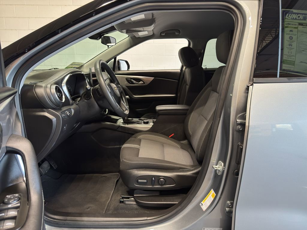 Used 2025 Chevrolet Blazer LT image 16