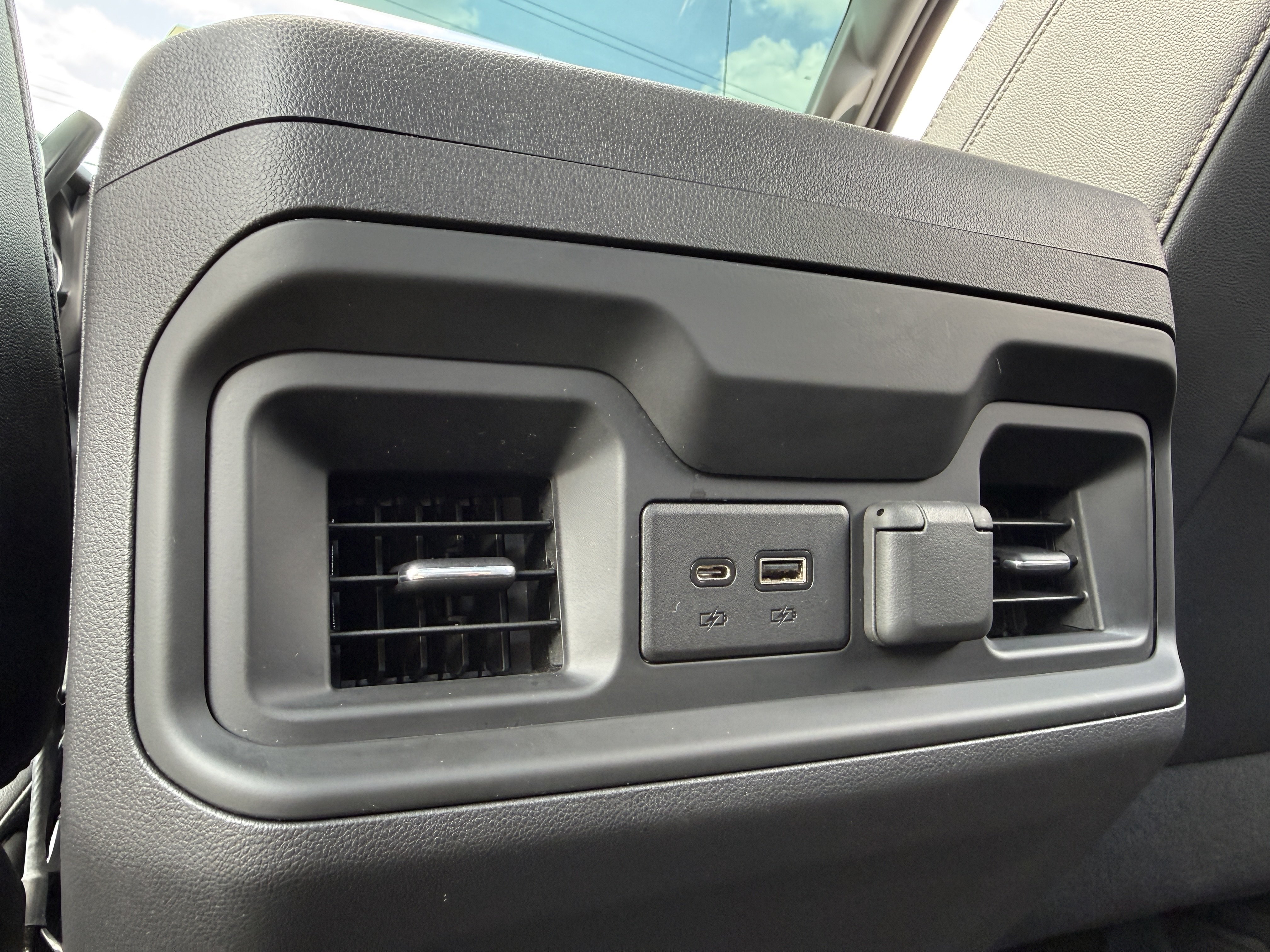 Used 2021 Chevrolet Silverado 1500 LT Trail Boss w/ Convenience Package II AWD/4WD image 34