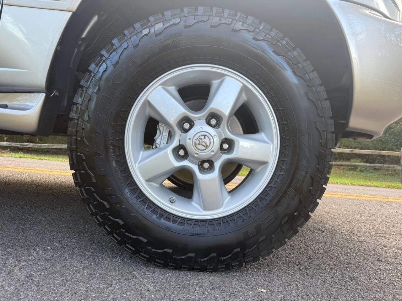 Used 2006 Toyota Land Cruiser image 26