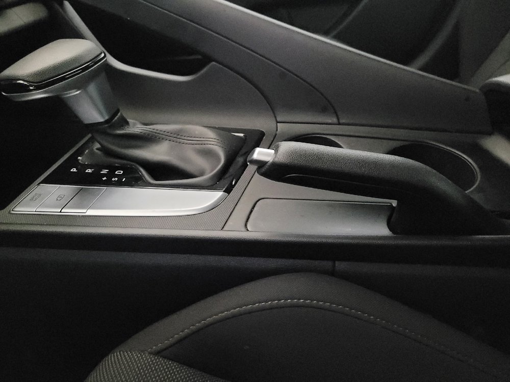 Used 2025 Hyundai Elantra SE w/ Cargo Package FWD image 26
