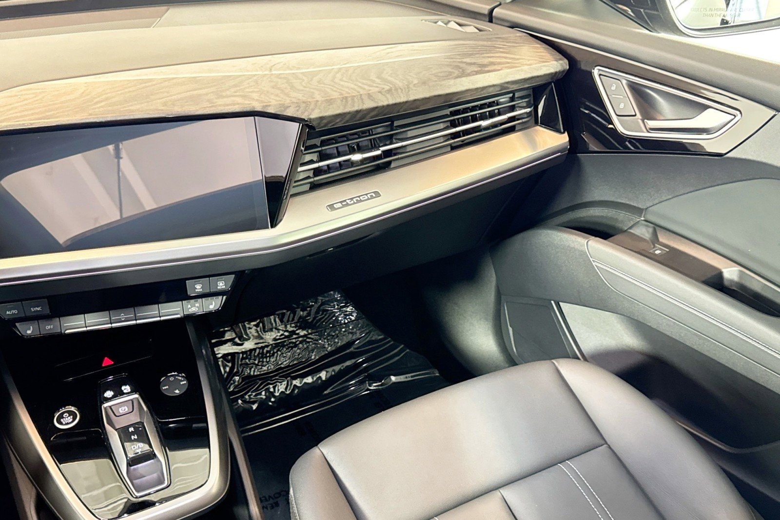 Used 2023 Audi Q4 e-tron Premium Plus w/ Premium Plus image 21