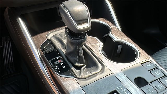 Used 2023 Toyota Highlander Limited image 23