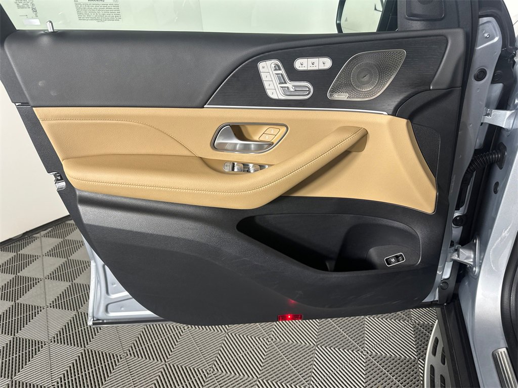 Certified 2025 Mercedes-Benz GLS 450 4MATIC image 10