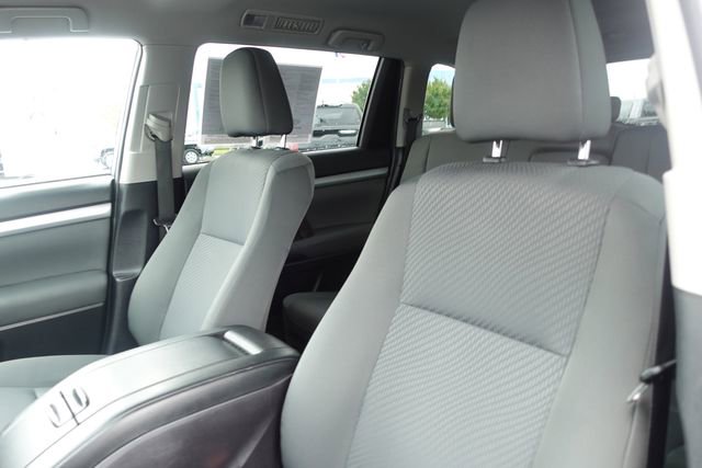 Certified 2019 Toyota Highlander LE FWD image 24