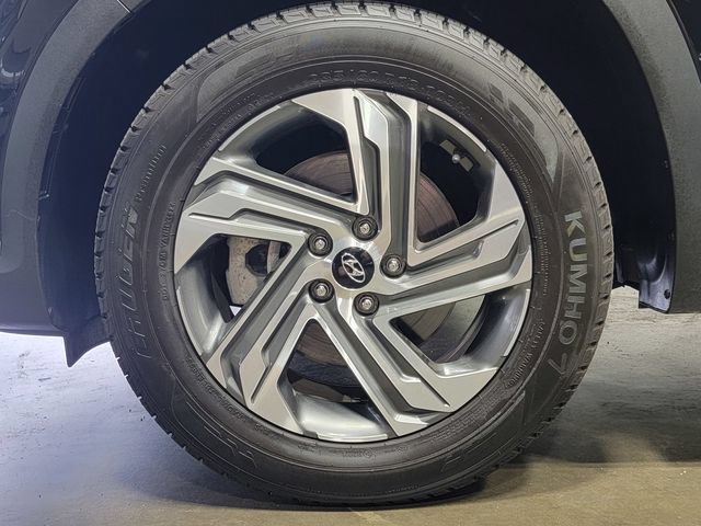 Used 2023 Hyundai Santa Fe SE FWD image 9