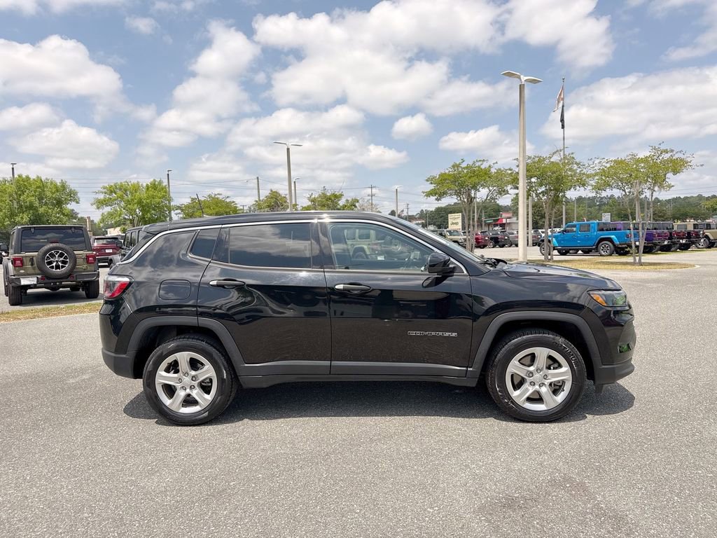 Used 2023 Jeep Compass Sport AWD/4WD image 2