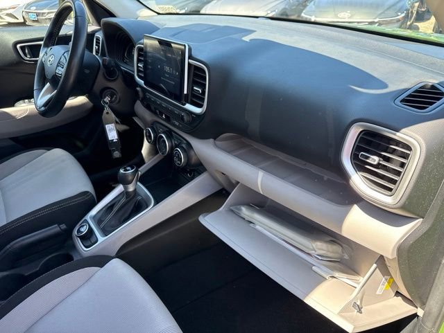 Used 2023 Hyundai Venue SEL FWD image 25