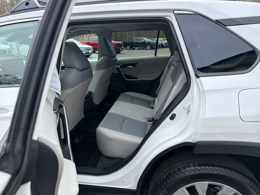 Used 2025 Toyota RAV4 XLE Premium w/ Weather Package AWD/4WD image 27