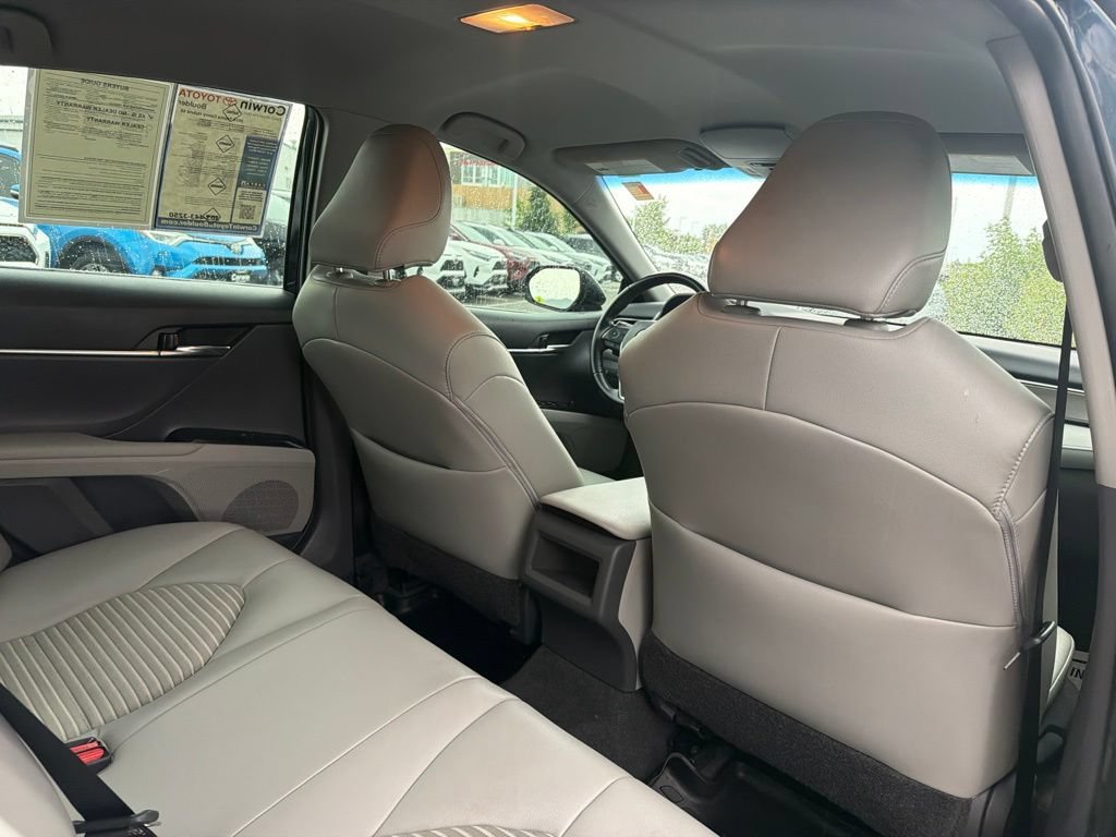 Used 2019 Toyota Camry SE FWD image 16