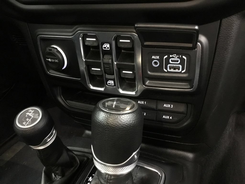 Used 2023 Jeep Wrangler Unlimited Sport w/ Uconnect 4C Nav & Sound Group AWD/4WD image 25