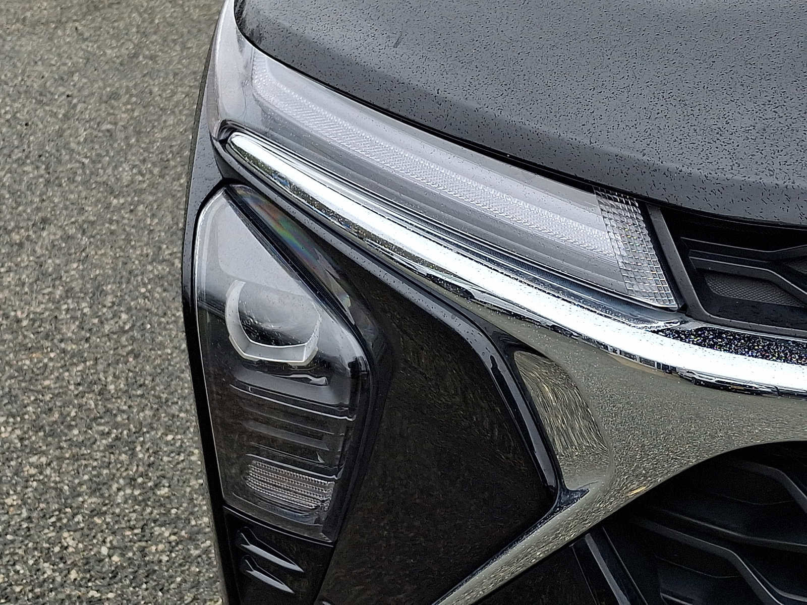 Used 2025 Chevrolet Trax LT w/ Driver Confidence Package image 9