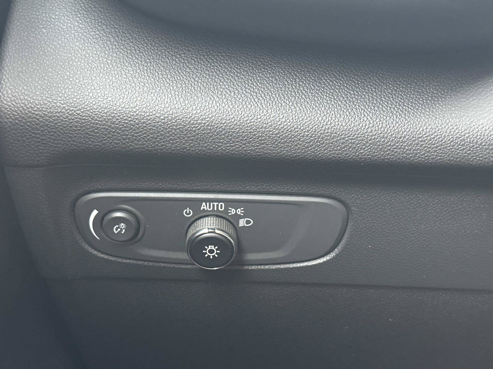 Certified 2023 Buick Envision Preferred AWD/4WD image 25