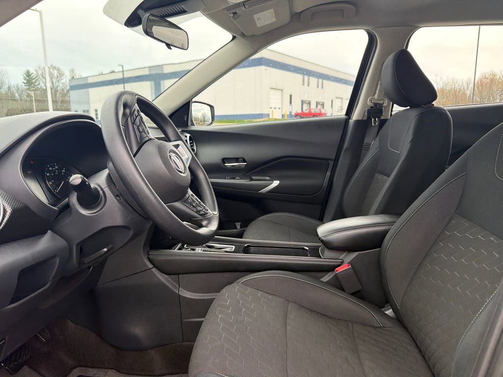 Used 2023 Nissan Kicks SV image 9