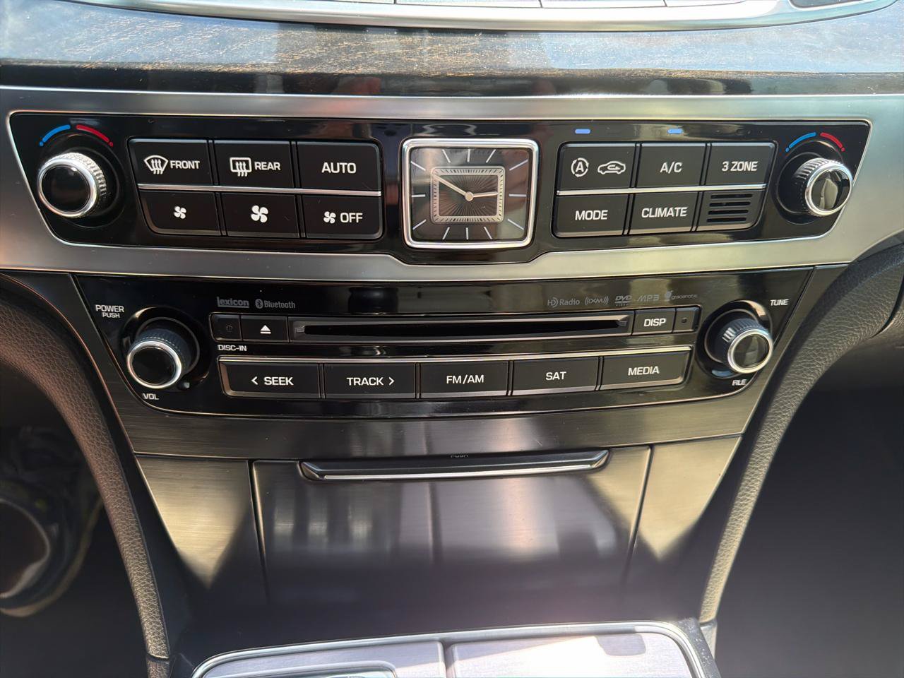 Used 2016 Hyundai Equus Signature RWD image 17