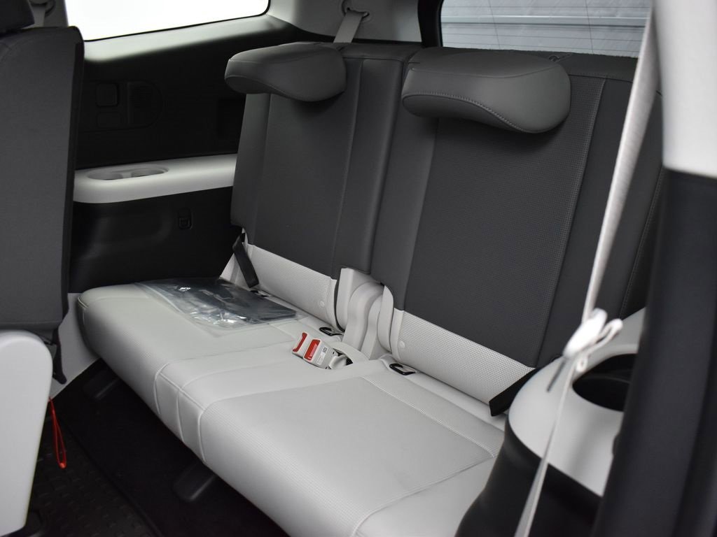 New 2026 Hyundai Ioniq 9 SEL image 12