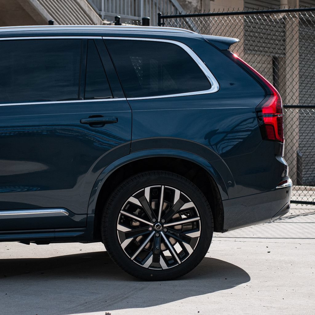 New 2026 Volvo XC90 B6 Plus w/ Protection Package Premier AWD/4WD image 4
