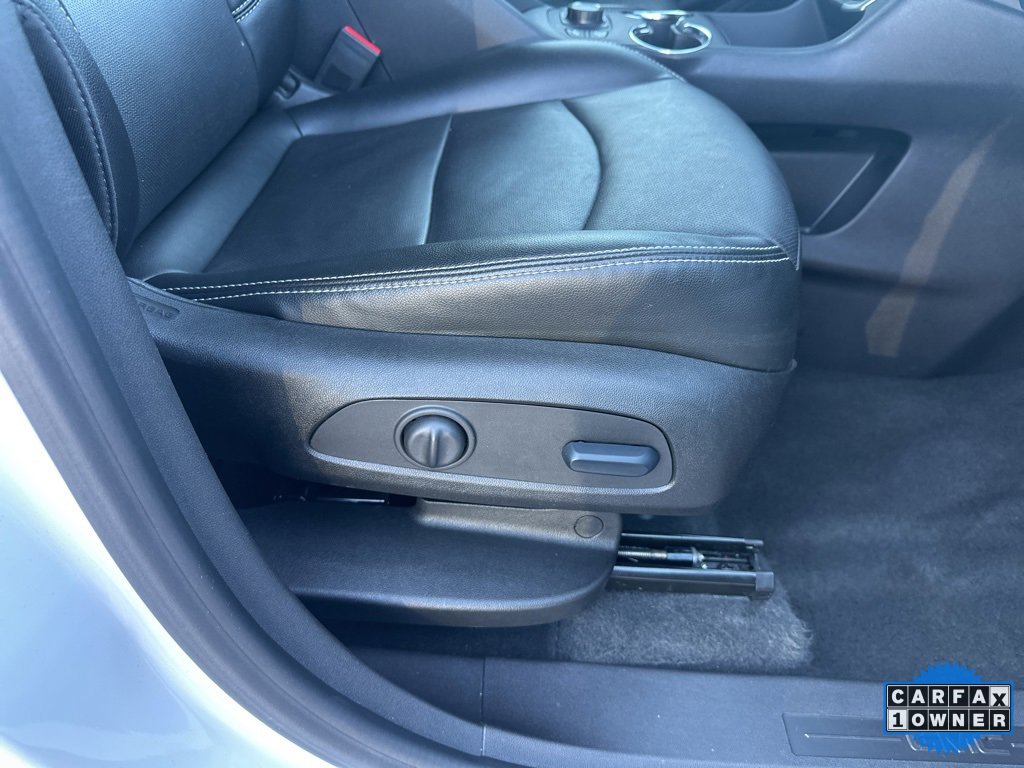 Used 2024 GMC Terrain SLT image 57