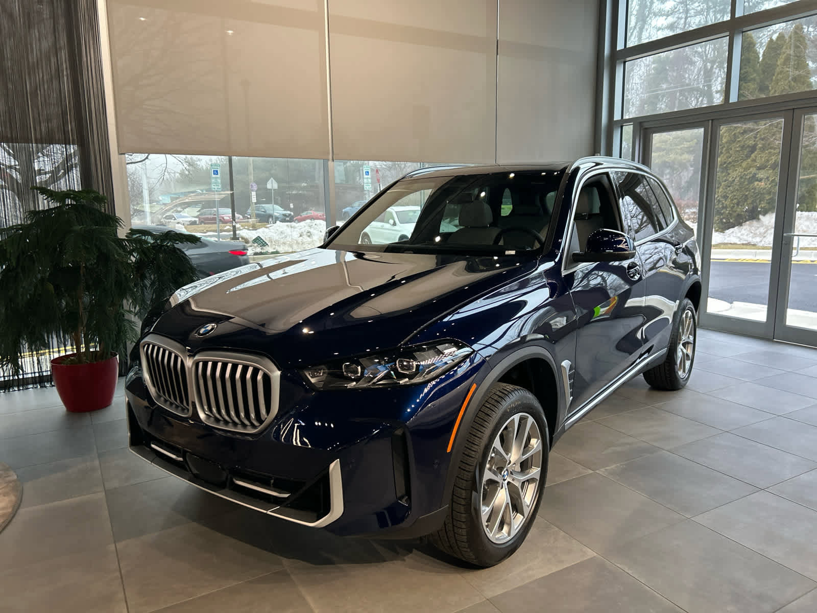 New 2026 BMW X5 xDrive40i w/ Premium Package AWD/4WD image 2