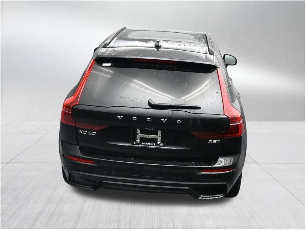 New 2026 Volvo XC60 B5 Plus AWD/4WD image 16