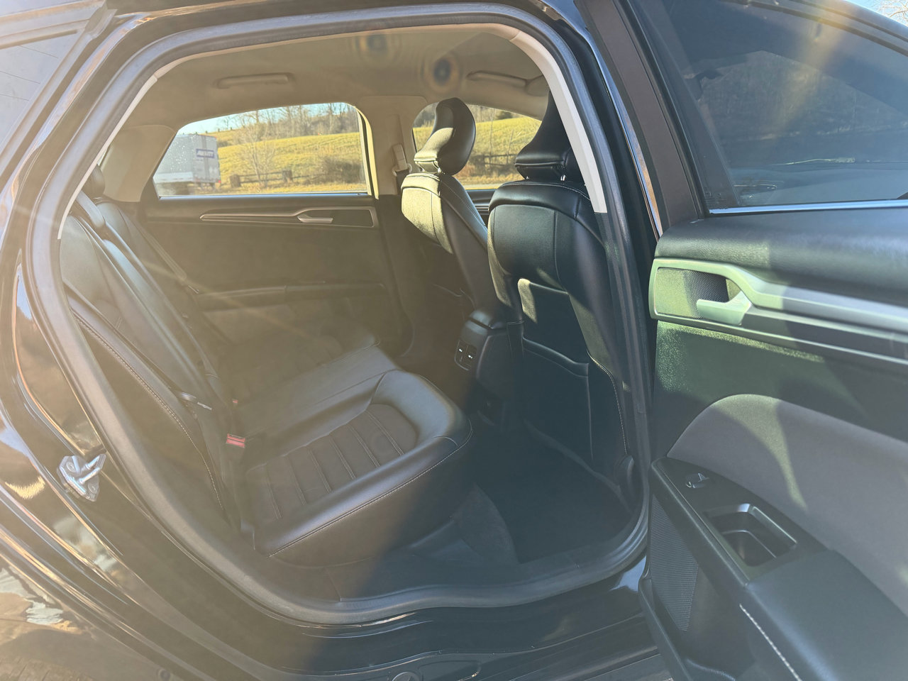 Used 2017 Ford Fusion SE w/ Equipment Group 201A image 20