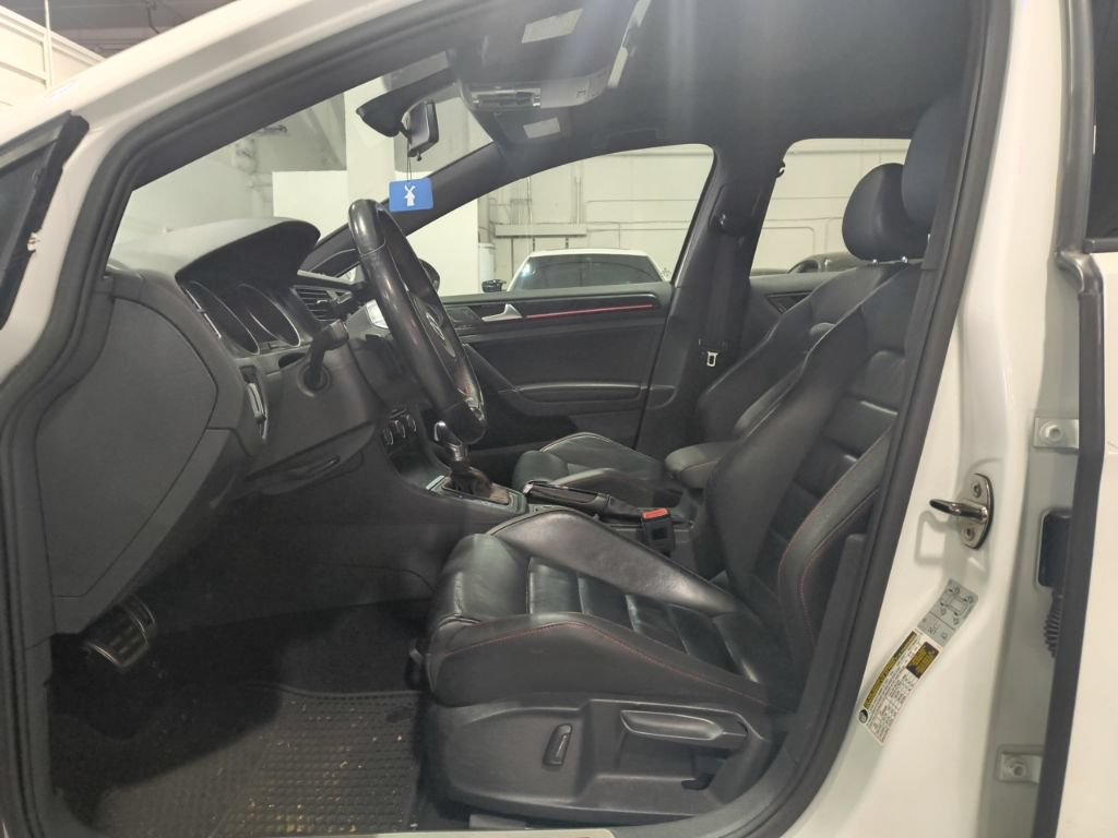 Used 2016 Volkswagen GTI SE w/ Lighting Package (SEL) FWD image 9