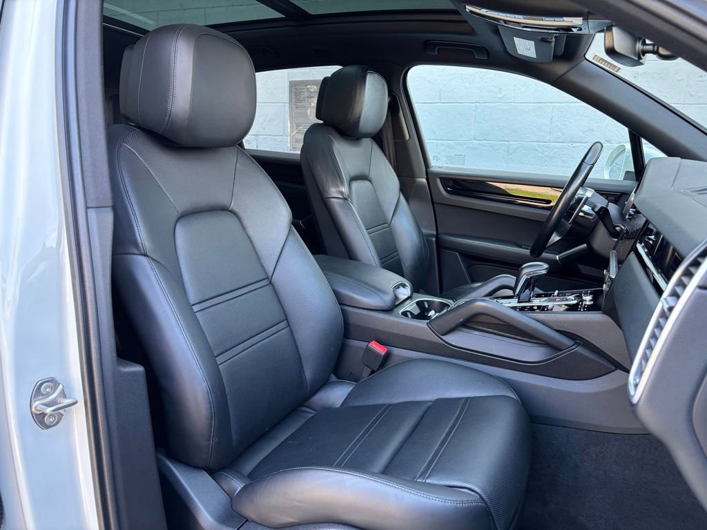 Certified 2021 Porsche Cayenne AWD/4WD image 18
