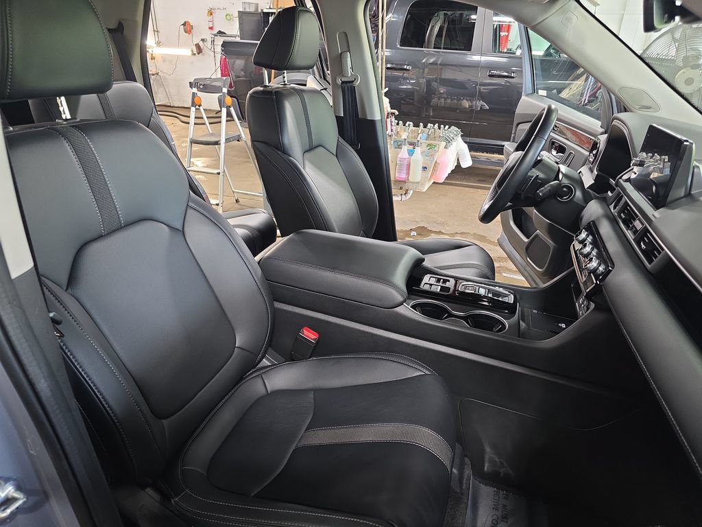 Used 2023 Honda Pilot Touring image 10