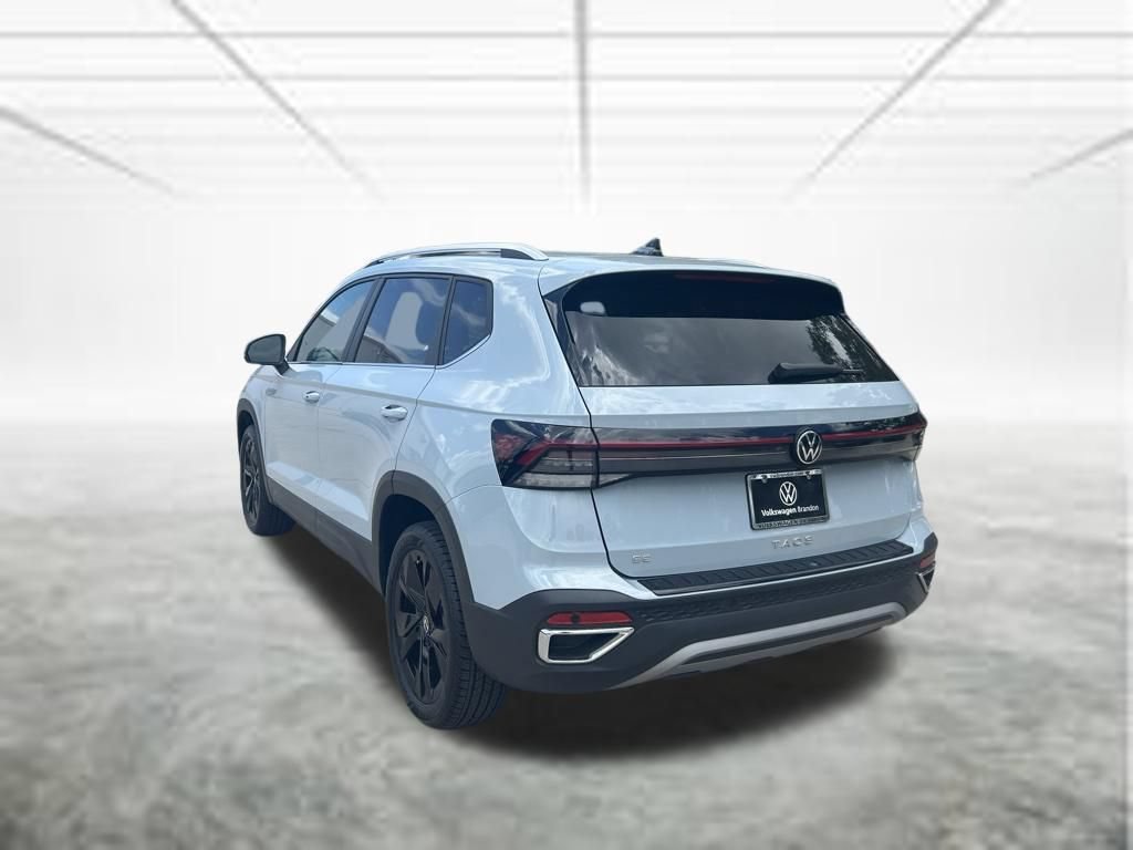 New 2026 Volkswagen Taos SE FWD image 4