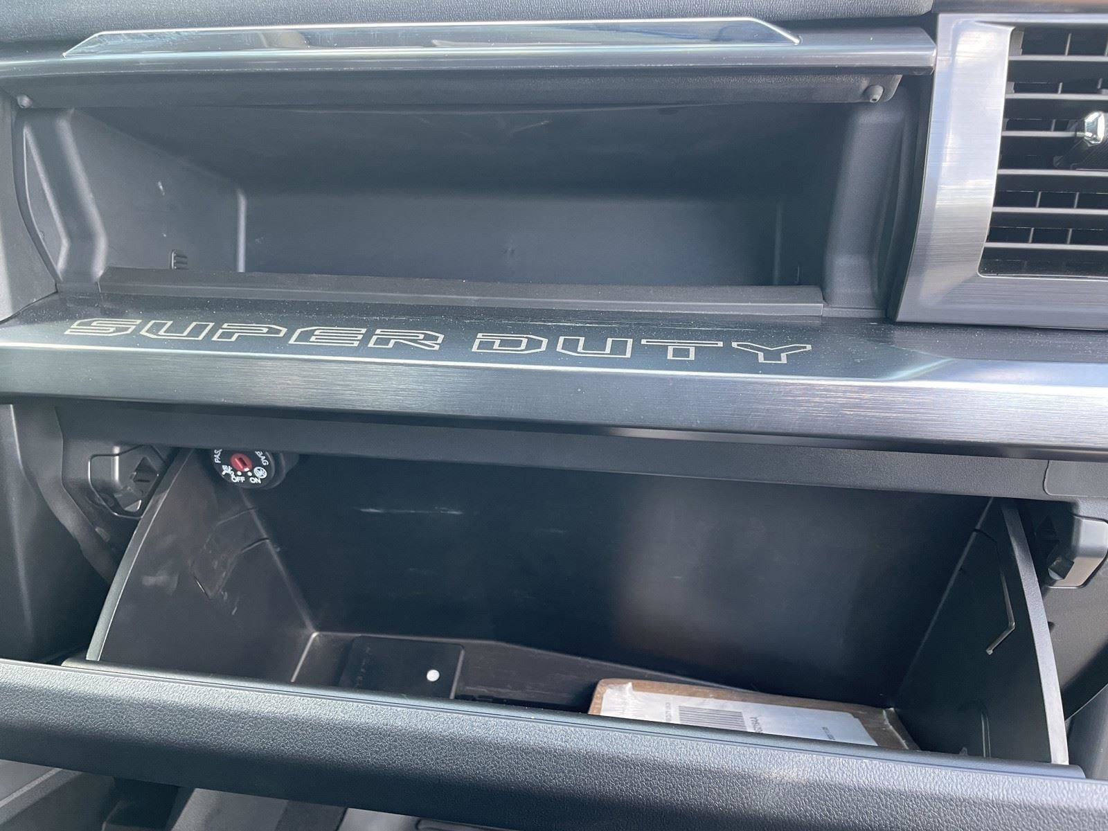 Used 2025 Ford F250 Lariat w/ Chrome Package image 30