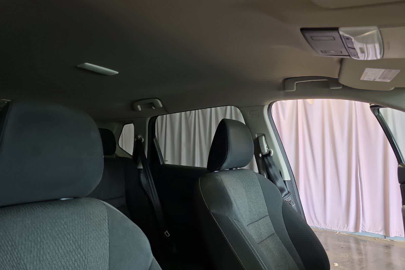 Used 2025 Nissan Rogue SV FWD image 19