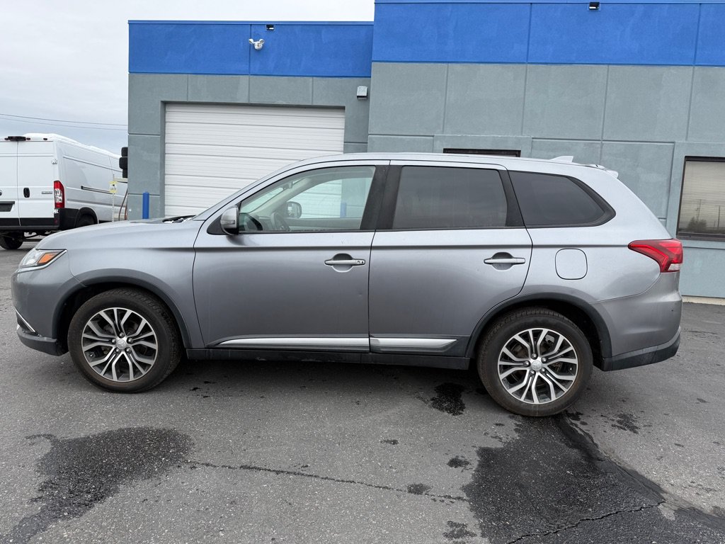 Used 2018 Mitsubishi Outlander SE AWD/4WD image 5