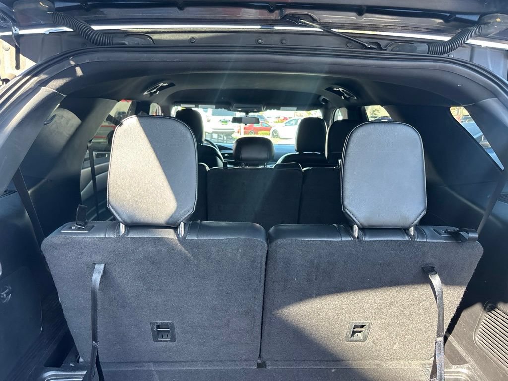 Used 2020 Ford Explorer XLT w/ Equipment Group 202A RWD image 11