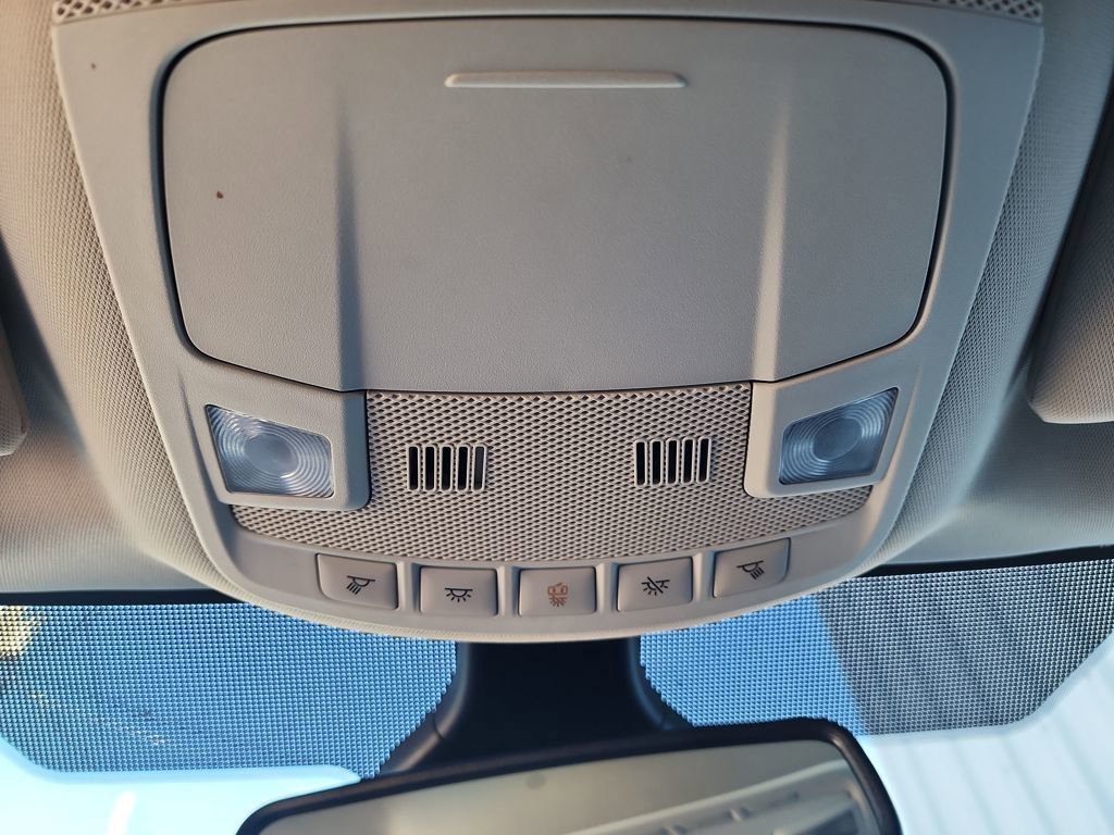 Used 2024 Ford Edge Titanium image 34