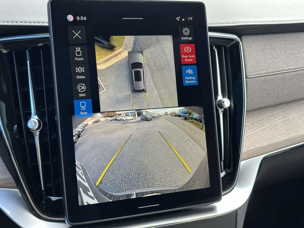 New 2026 Volvo XC90 T8 Plus w/ Protection Package Premier AWD/4WD image 4