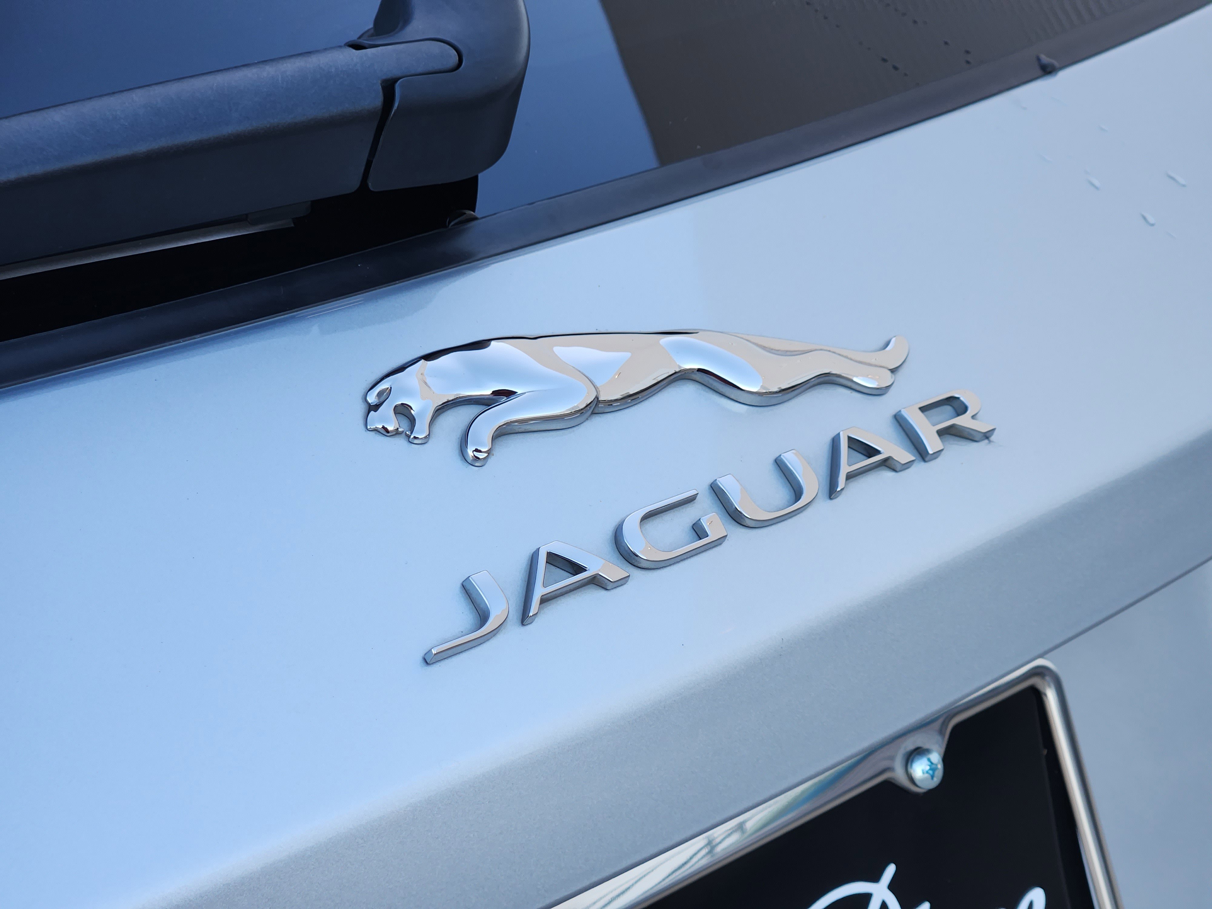 Used 2018 Jaguar F-PACE Prestige image 11