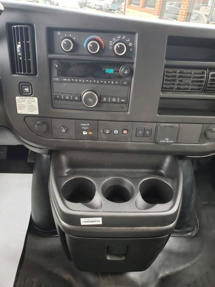 Used 2019 Chevrolet Express 2500 RWD image 9